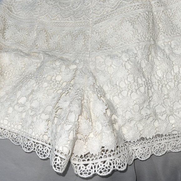 Forever 21 Lace Overlay Shorts Size Small - Picture 5 of 12